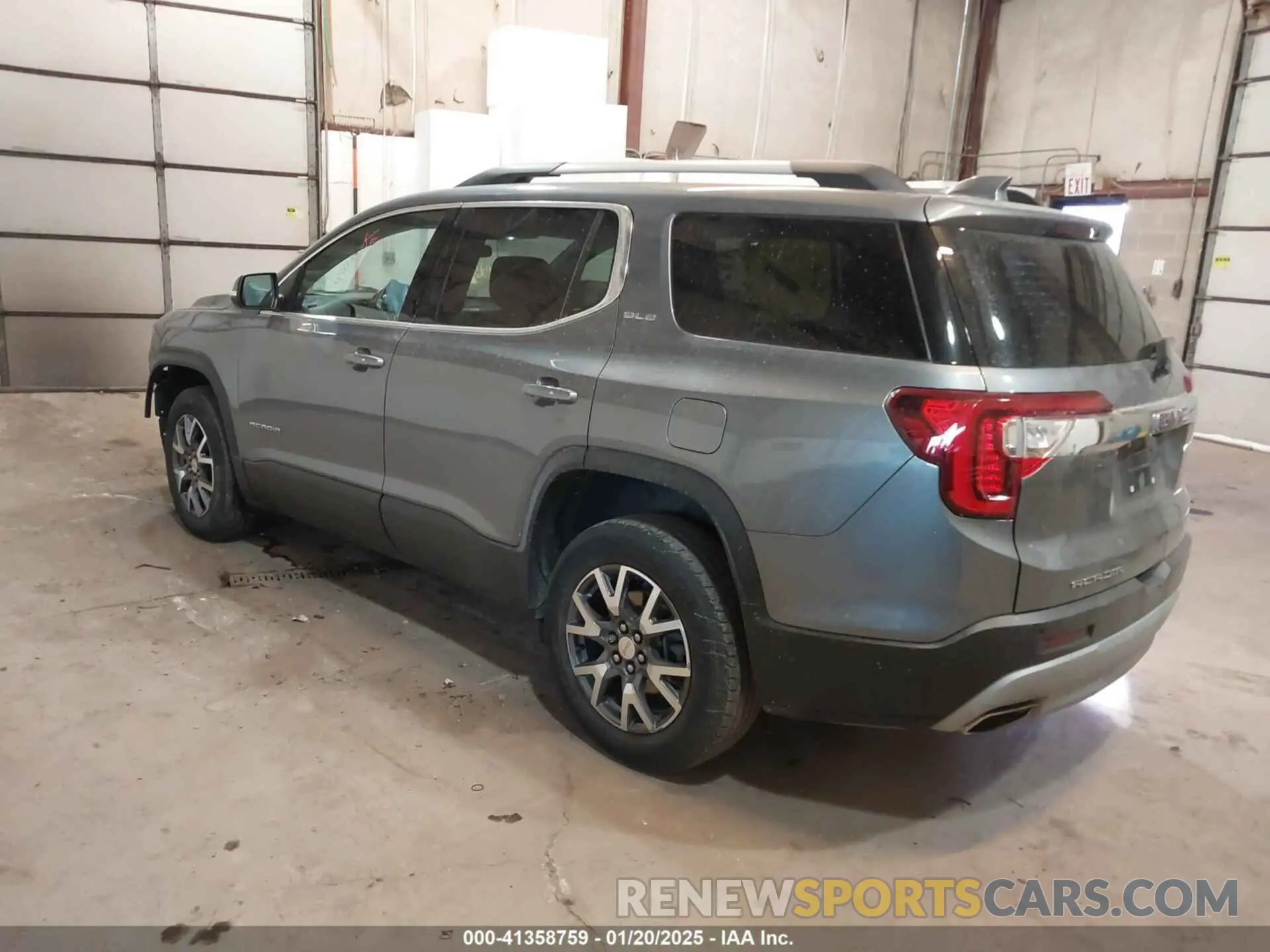 3 Photograph of a damaged car 1GKKNKLSXLZ201556 GMC ACADIA 2020