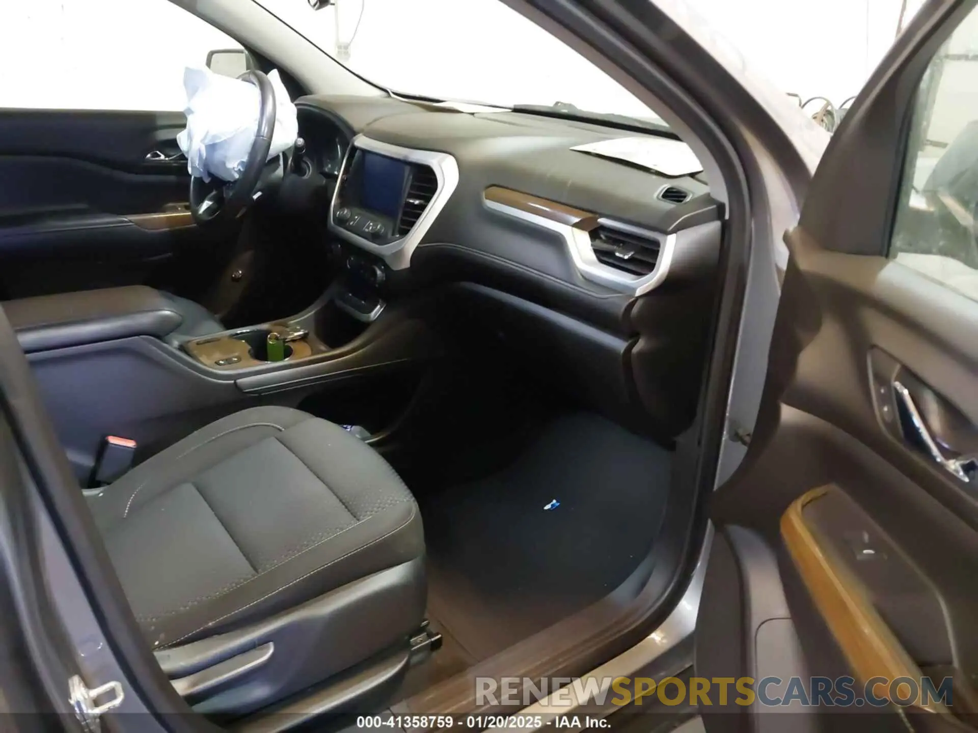 5 Photograph of a damaged car 1GKKNKLSXLZ201556 GMC ACADIA 2020