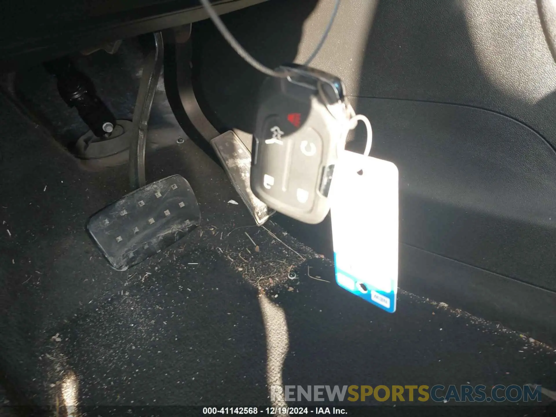 11 Photograph of a damaged car 1GKKNML40LZ202065 GMC ACADIA 2020