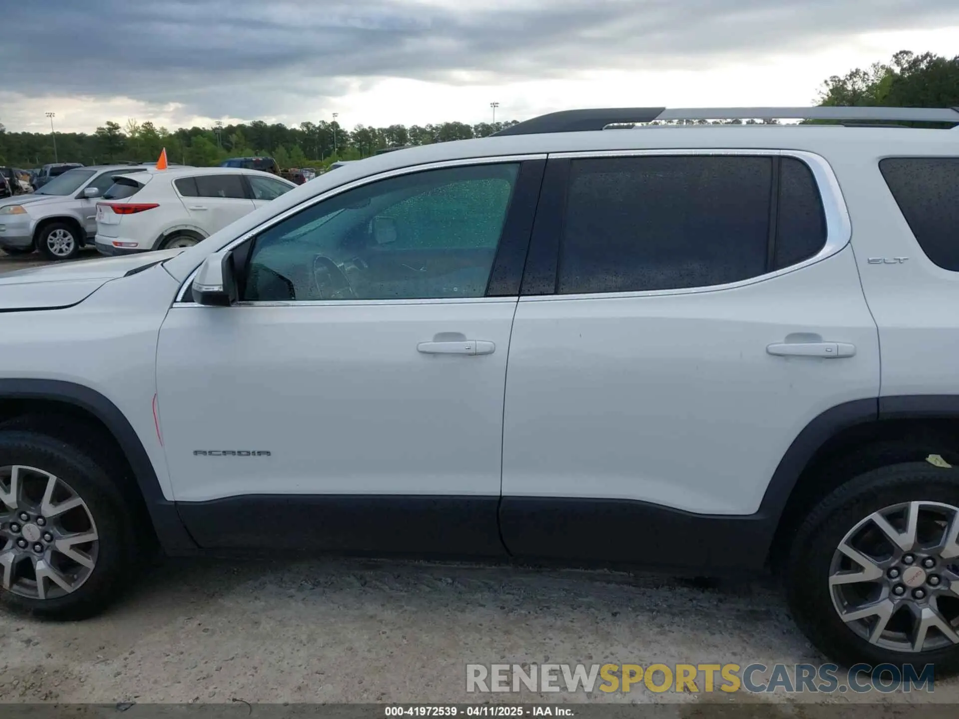 14 Фотография поврежденного автомобиля 1GKKNML44LZ203820 GMC ACADIA 2020