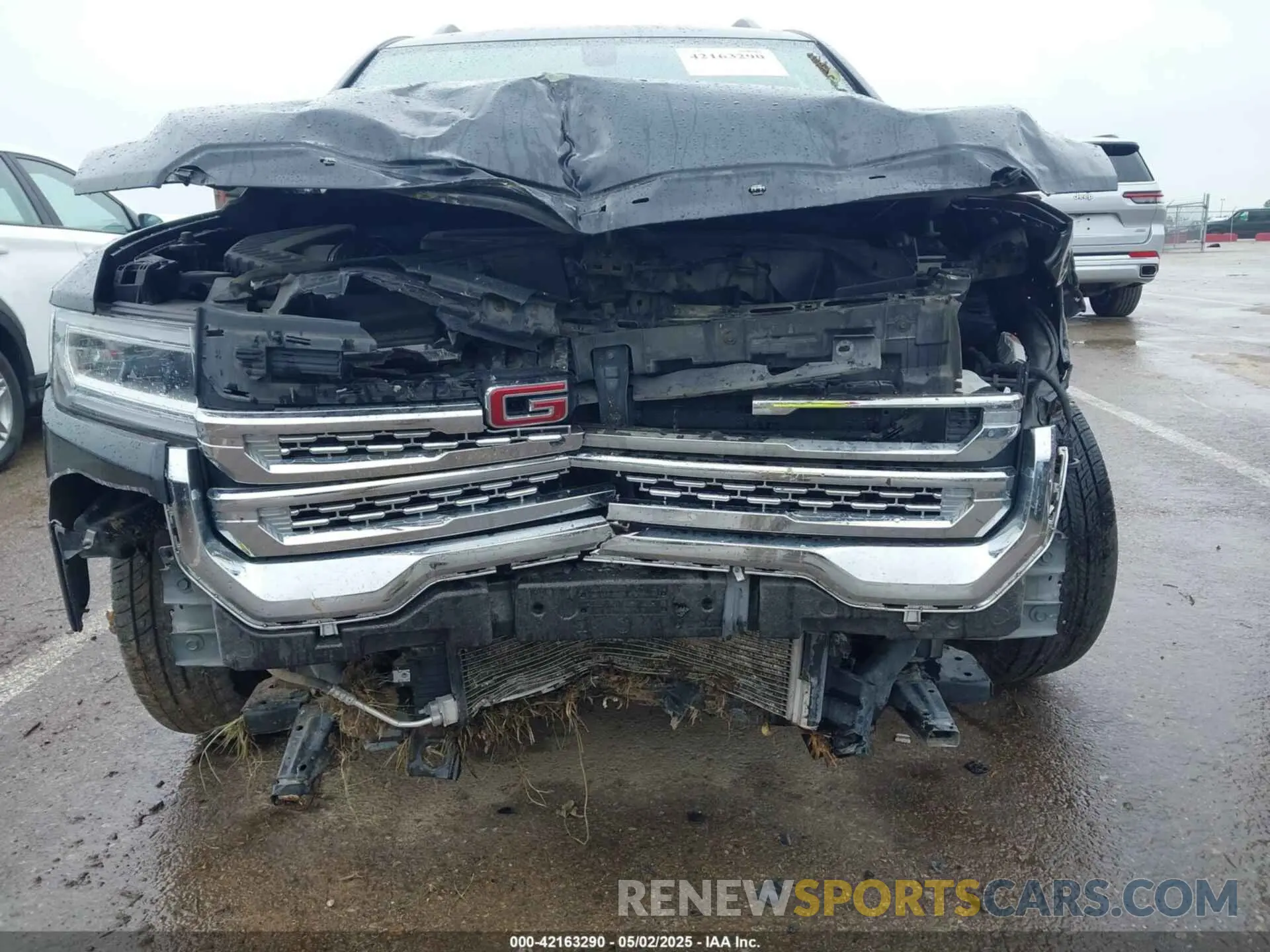 6 Photograph of a damaged car 1GKKNMLS2LZ136651 GMC ACADIA 2020