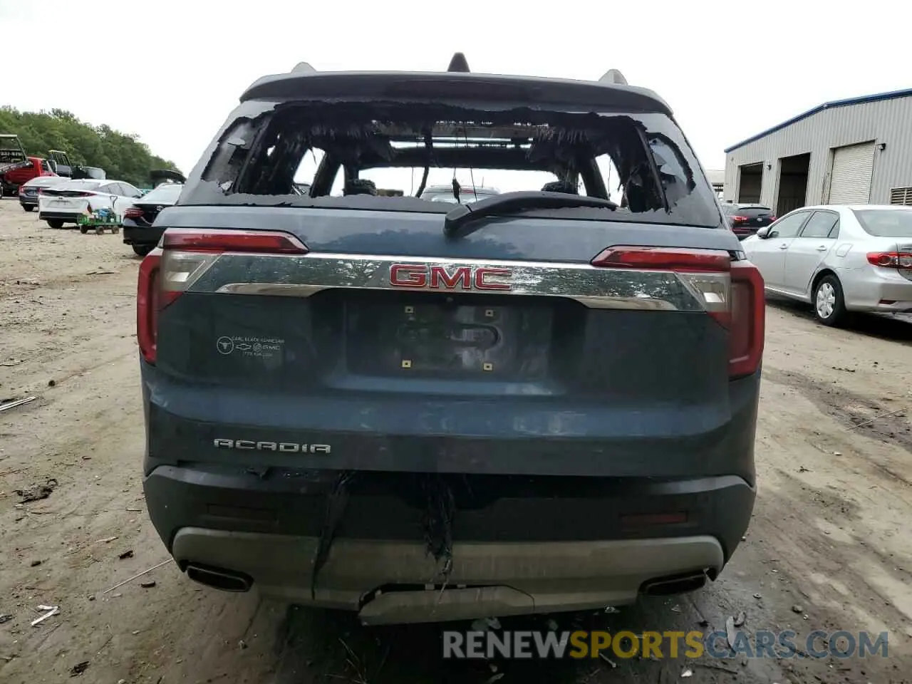 6 Photograph of a damaged car 1GKKNMLS4LZ221328 GMC ACADIA 2020