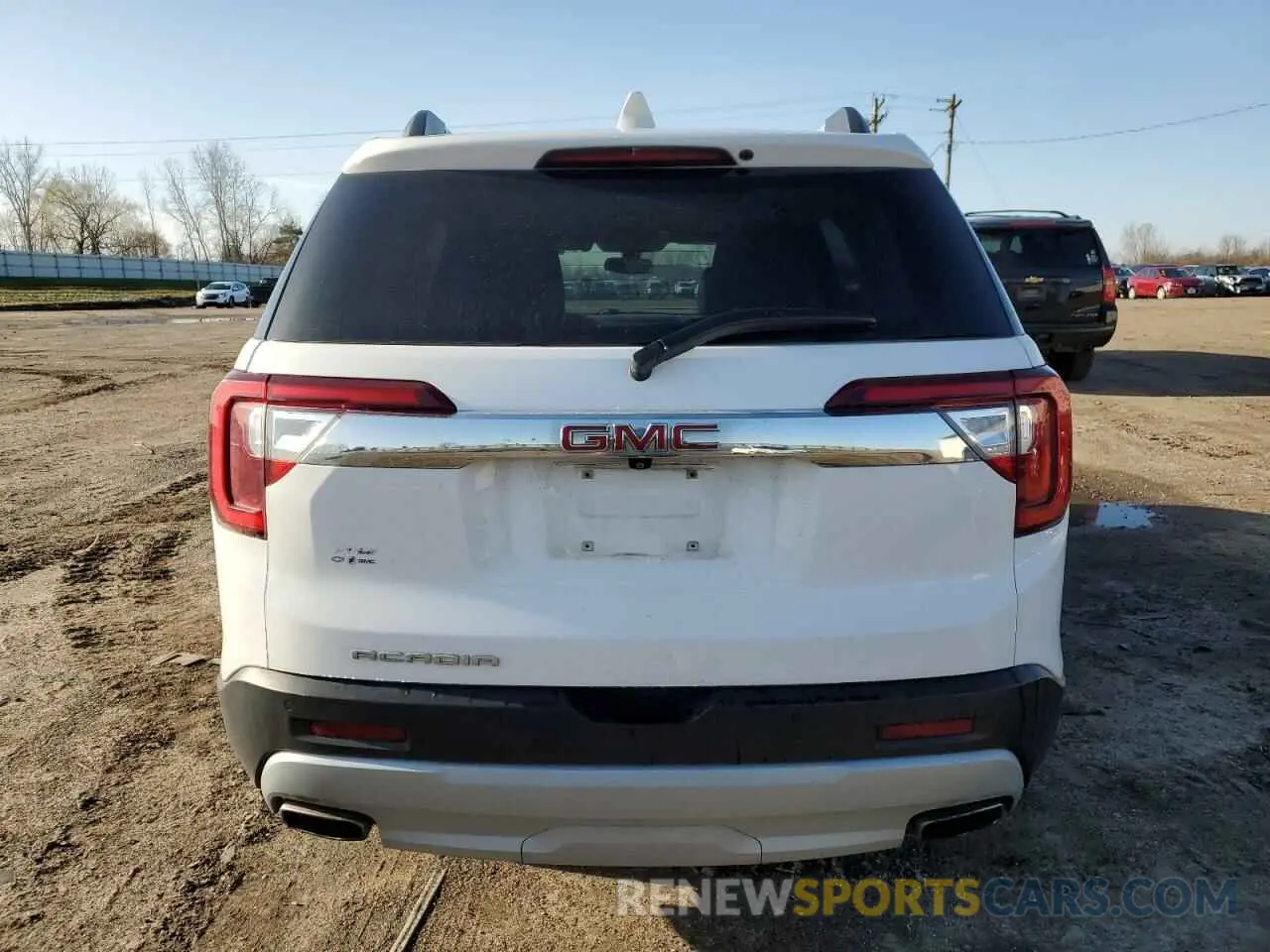 6 Photograph of a damaged car 1GKKNMLS6LZ146390 GMC ACADIA 2020