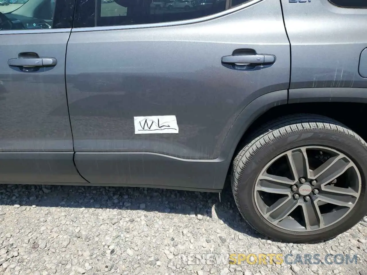 13 Photograph of a damaged car 1GKKNMLS7LZ130716 GMC ACADIA 2020