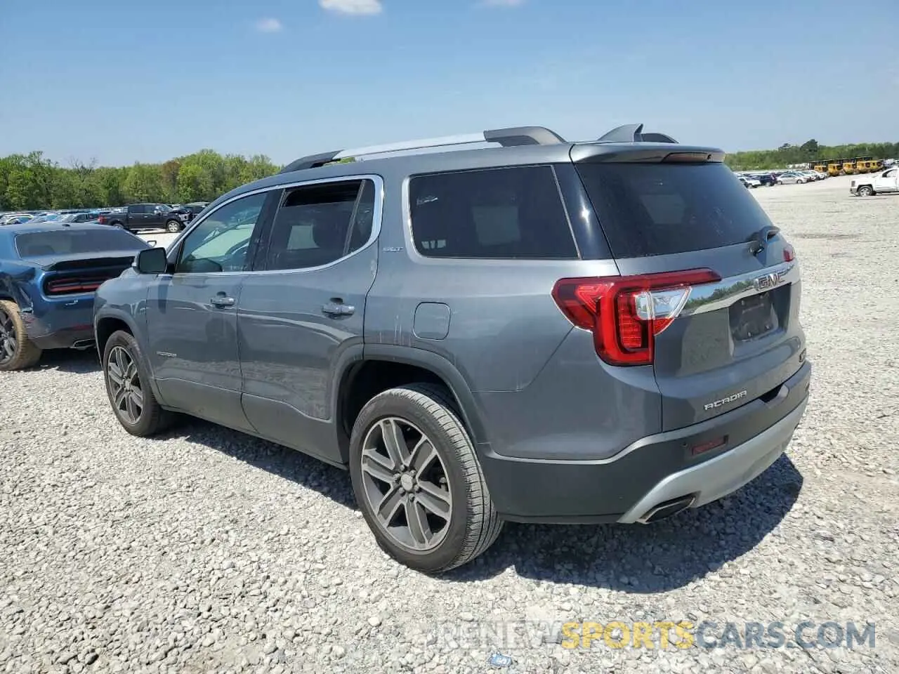 2 Photograph of a damaged car 1GKKNMLS7LZ130716 GMC ACADIA 2020