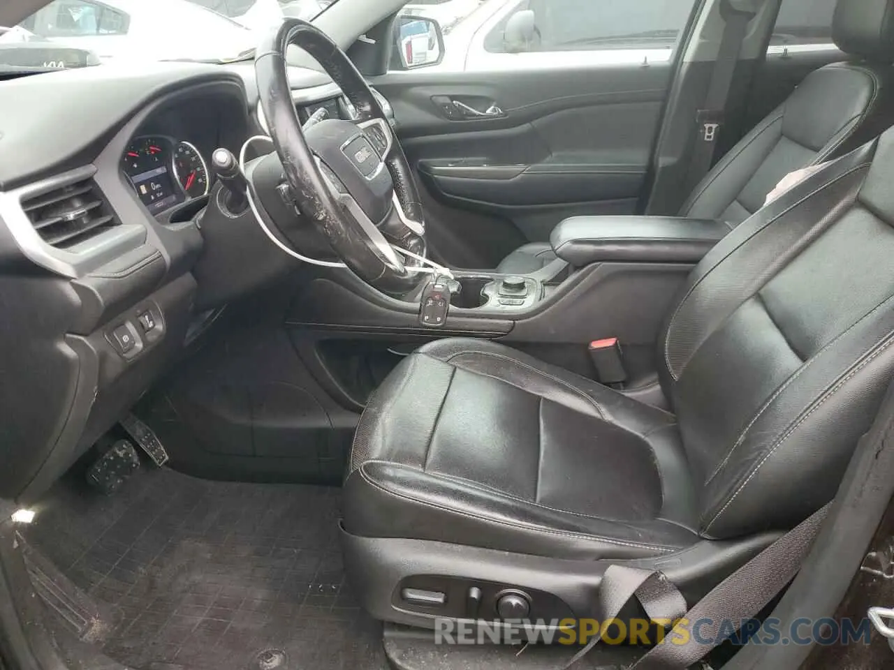 7 Photograph of a damaged car 1GKKNMLS8LZ142969 GMC ACADIA 2020