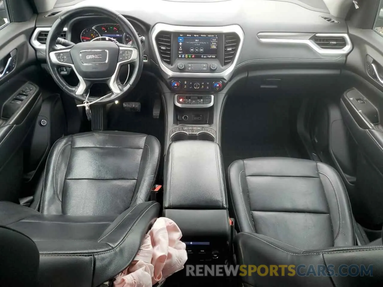 8 Photograph of a damaged car 1GKKNMLS8LZ142969 GMC ACADIA 2020