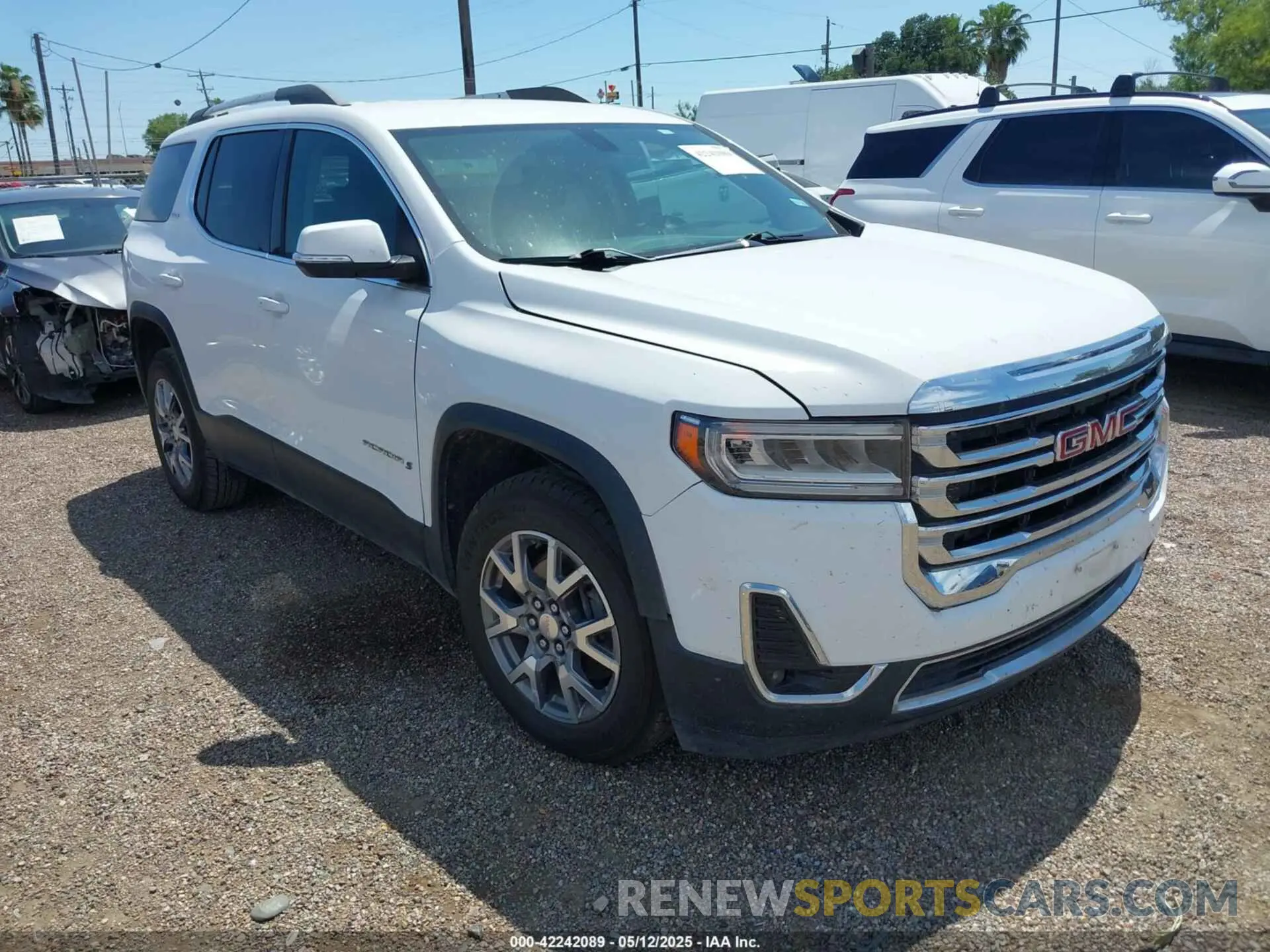 1 Photograph of a damaged car 1GKKNMLS9LZ130829 GMC ACADIA 2020