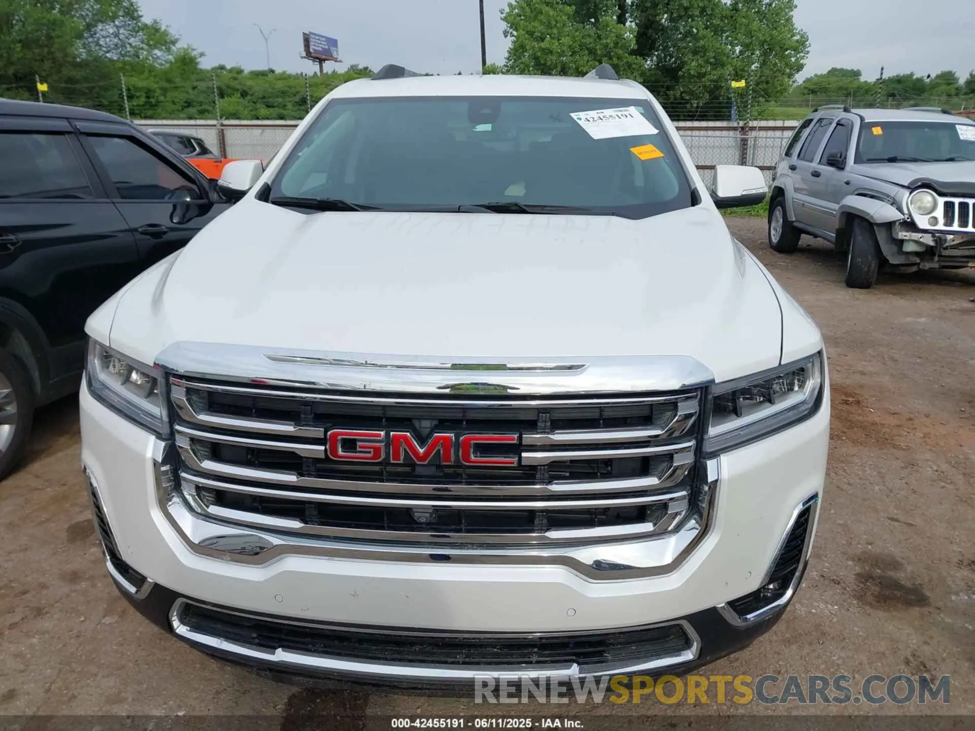 13 Photograph of a damaged car 1GKKNMLSXLZ119466 GMC ACADIA 2020