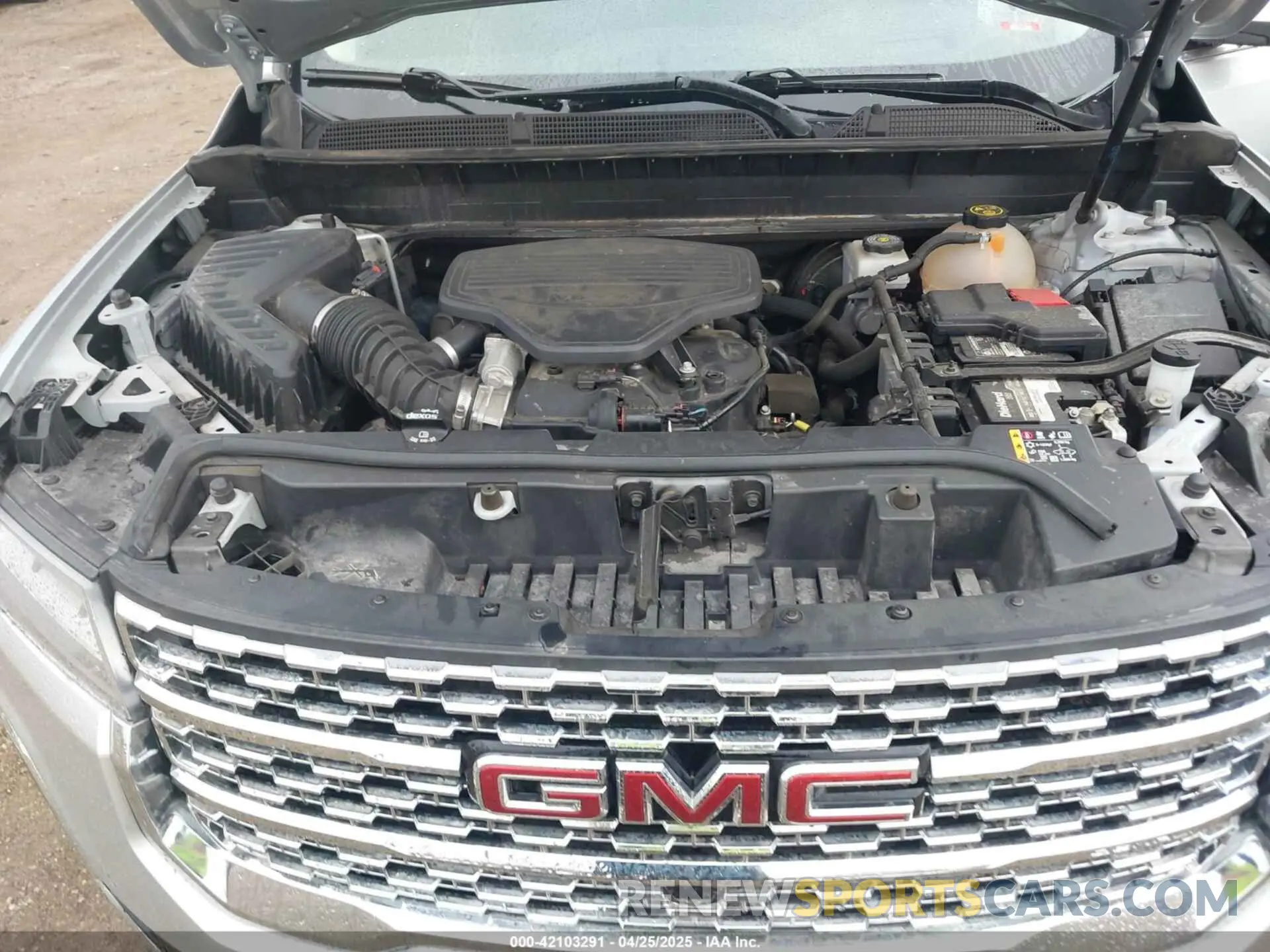 10 Photograph of a damaged car 1GKKNPLS0LZ174963 GMC ACADIA 2020