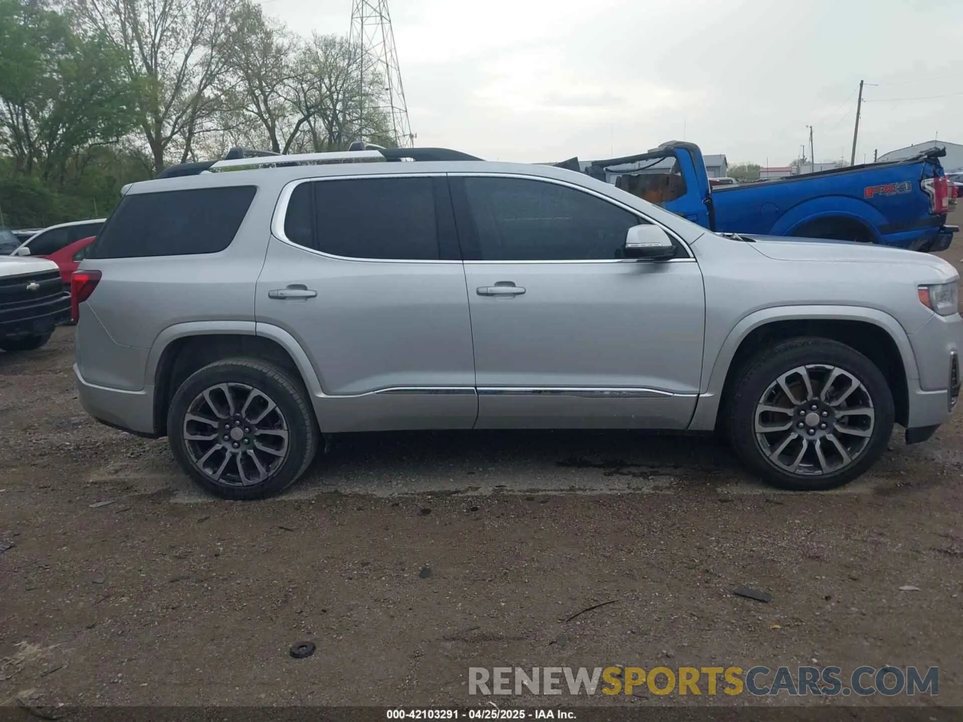13 Photograph of a damaged car 1GKKNPLS0LZ174963 GMC ACADIA 2020