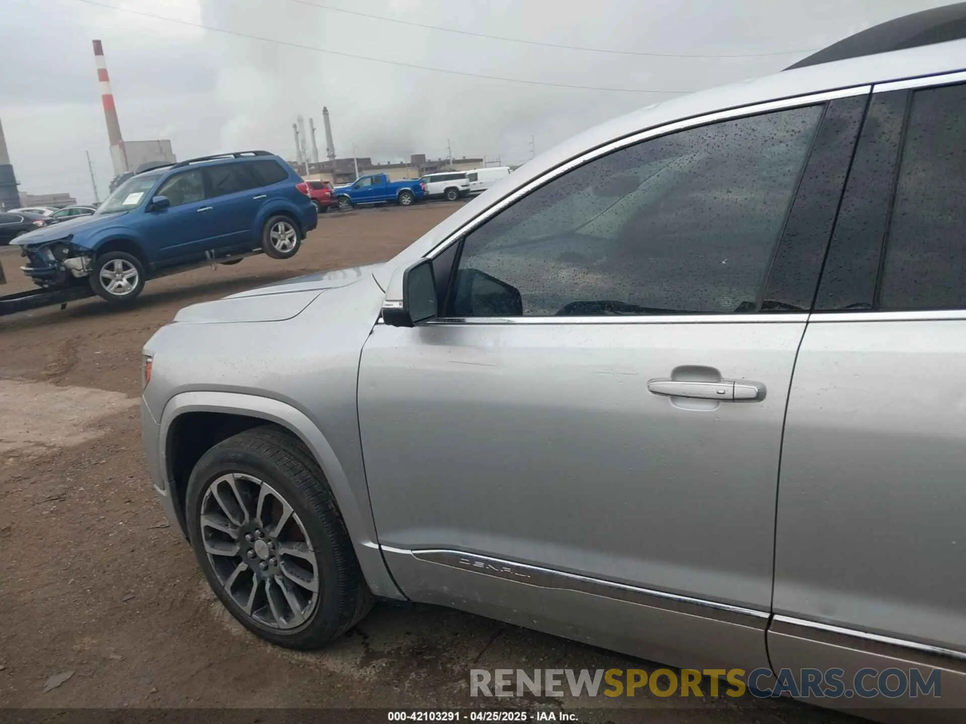 14 Photograph of a damaged car 1GKKNPLS0LZ174963 GMC ACADIA 2020