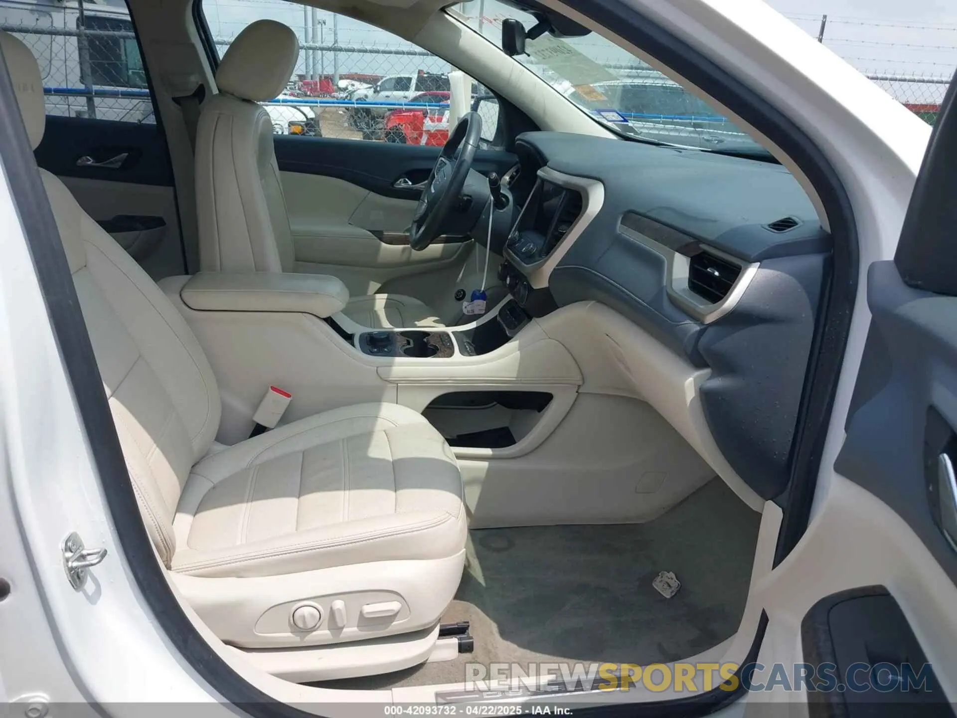 5 Фотография поврежденного автомобиля 1GKKNPLS4LZ113308 GMC ACADIA 2020