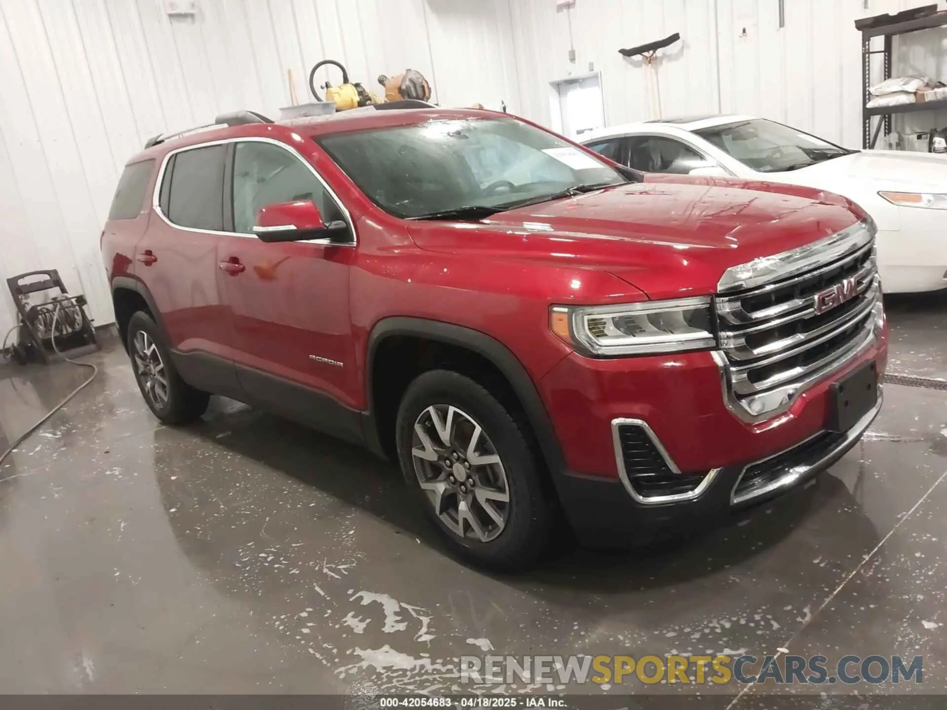 1 Photograph of a damaged car 1GKKNRL44LZ208206 GMC ACADIA 2020