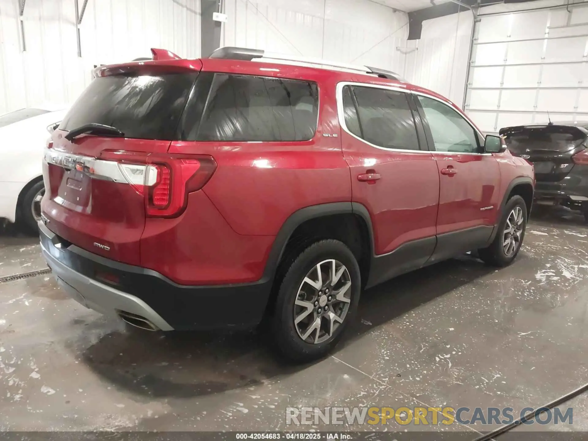 4 Photograph of a damaged car 1GKKNRL44LZ208206 GMC ACADIA 2020