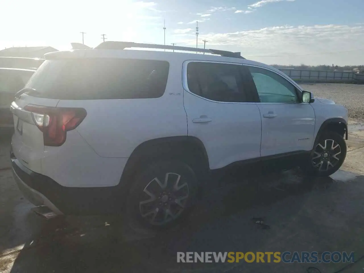 3 Photograph of a damaged car 1GKKNRLS4LZ159930 GMC ACADIA 2020