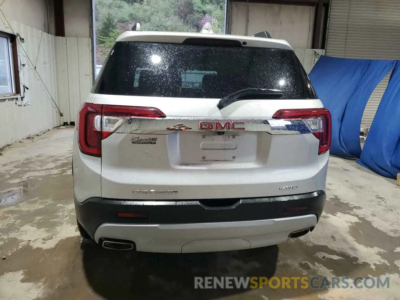 6 Photograph of a damaged car 1GKKNRLS4LZ192717 GMC ACADIA 2020