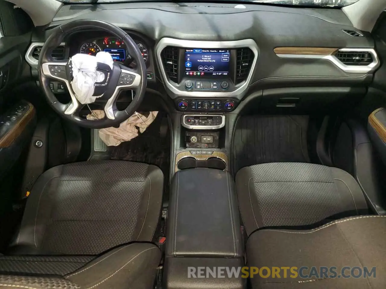 8 Photograph of a damaged car 1GKKNRLS4LZ192717 GMC ACADIA 2020