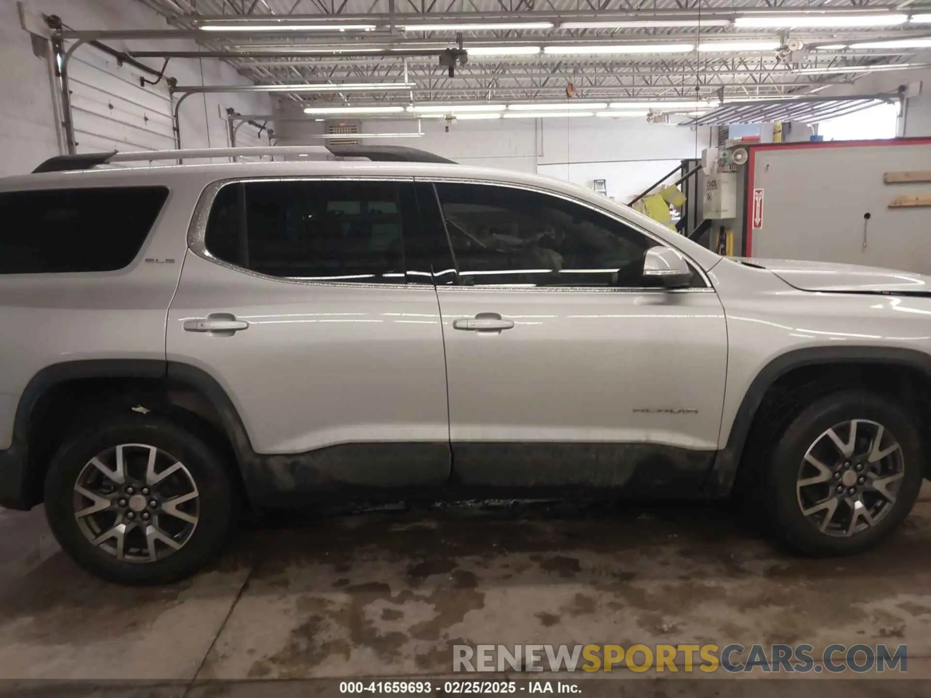 13 Photograph of a damaged car 1GKKNRLS6LZ168578 GMC ACADIA 2020