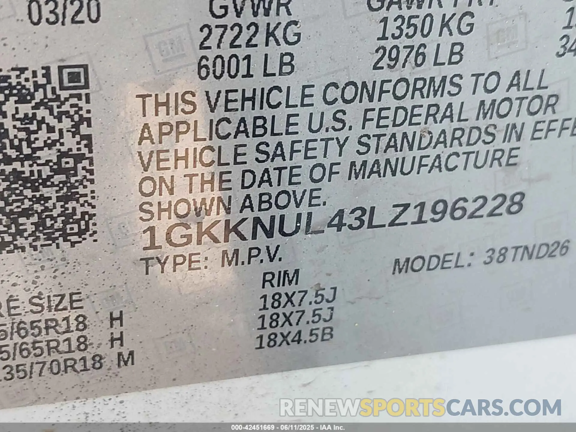 9 Photograph of a damaged car 1GKKNUL43LZ196228 GMC ACADIA 2020