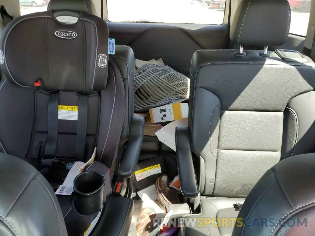 10 Photograph of a damaged car 1GKKNULS0LZ111215 GMC ACADIA 2020