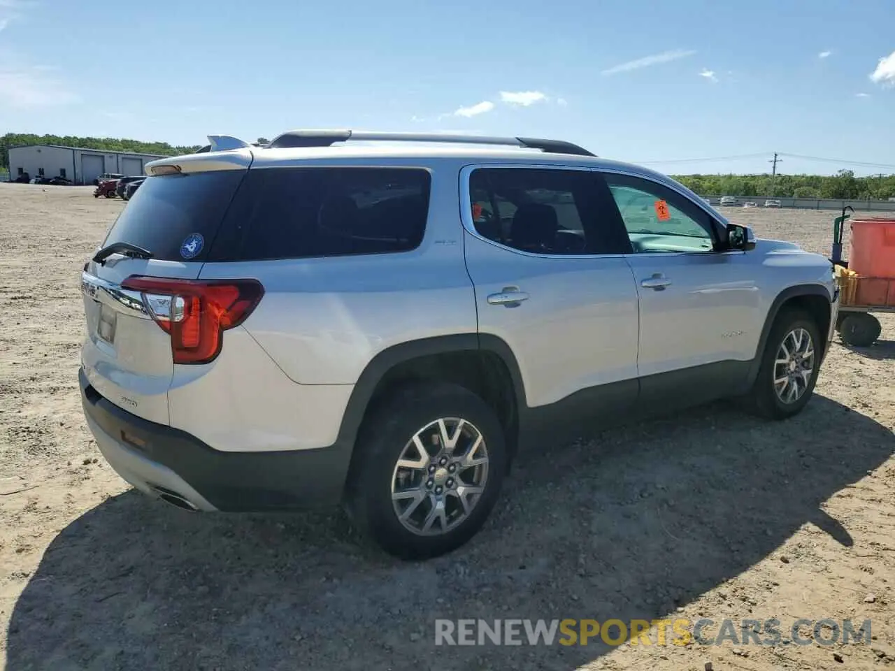 3 Photograph of a damaged car 1GKKNULS0LZ111215 GMC ACADIA 2020