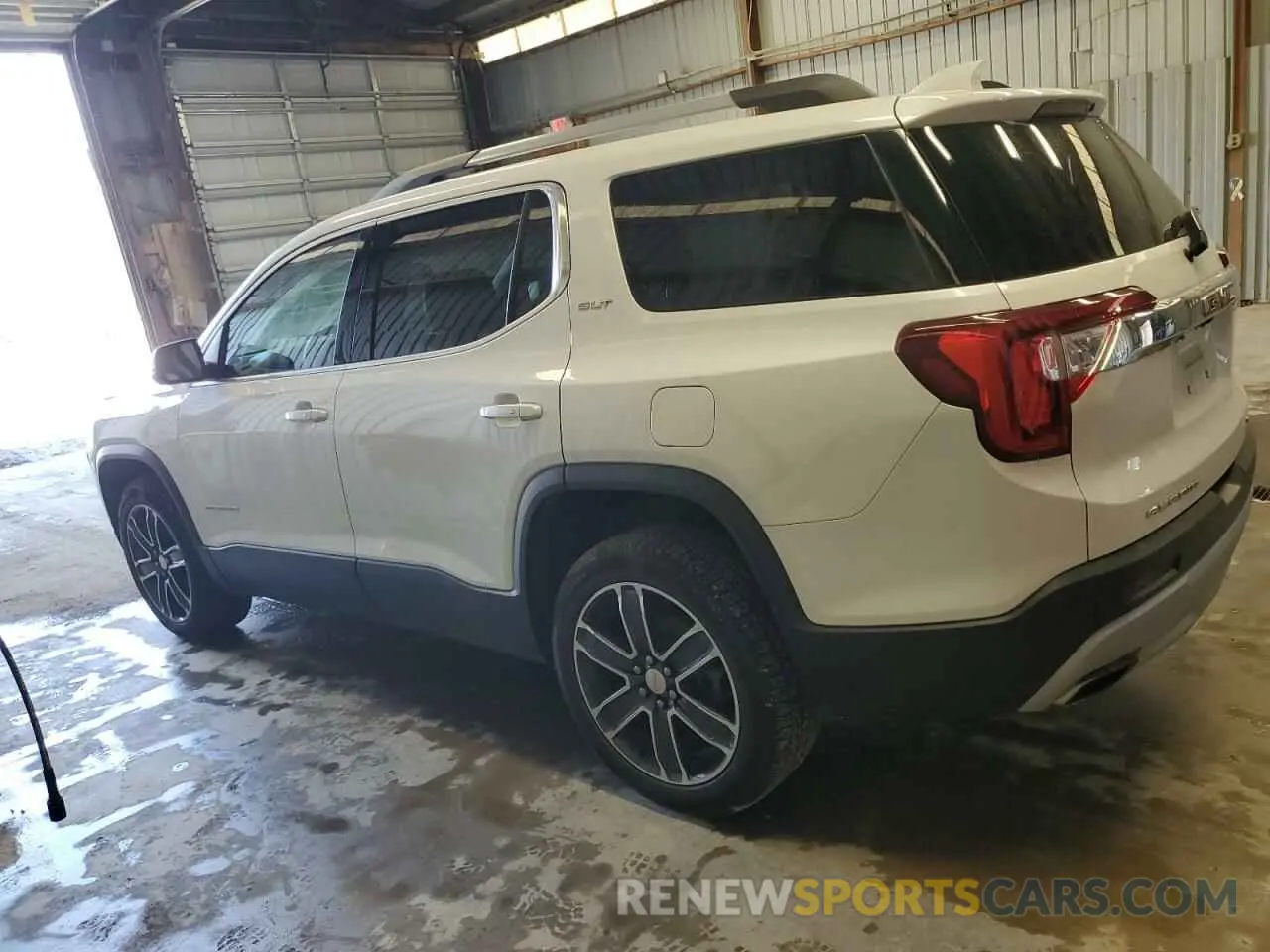 2 Photograph of a damaged car 1GKKNULS1LZ151707 GMC ACADIA 2020