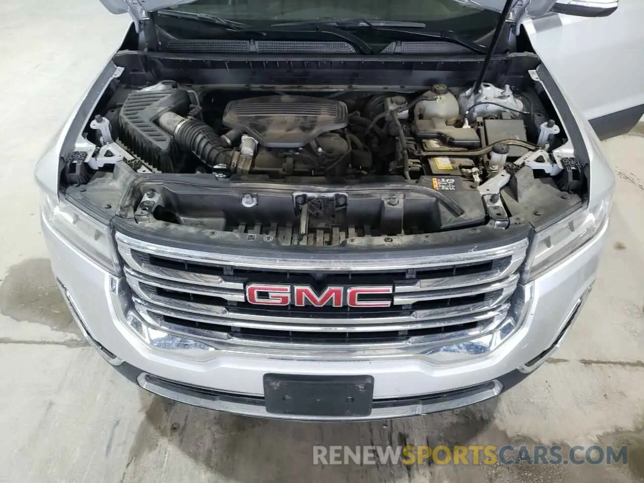 12 Photograph of a damaged car 1GKKNULS2LZ117677 GMC ACADIA 2020