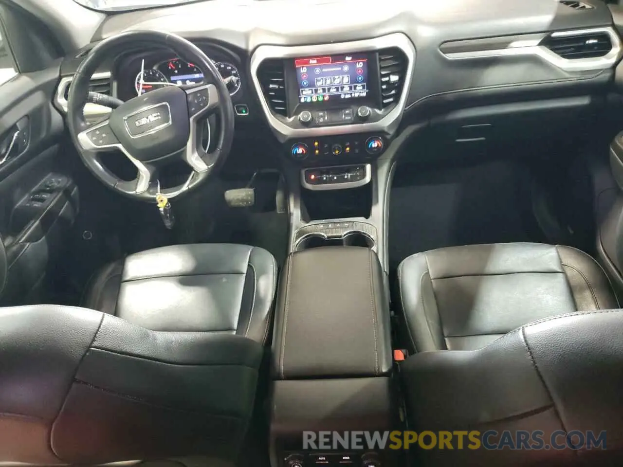 8 Photograph of a damaged car 1GKKNULS2LZ117677 GMC ACADIA 2020
