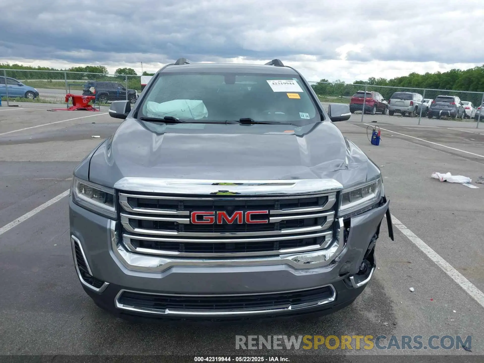 12 Photograph of a damaged car 1GKKNULS3LZ140210 GMC ACADIA 2020