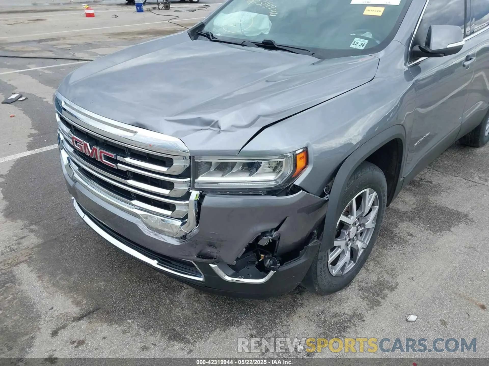 6 Photograph of a damaged car 1GKKNULS3LZ140210 GMC ACADIA 2020