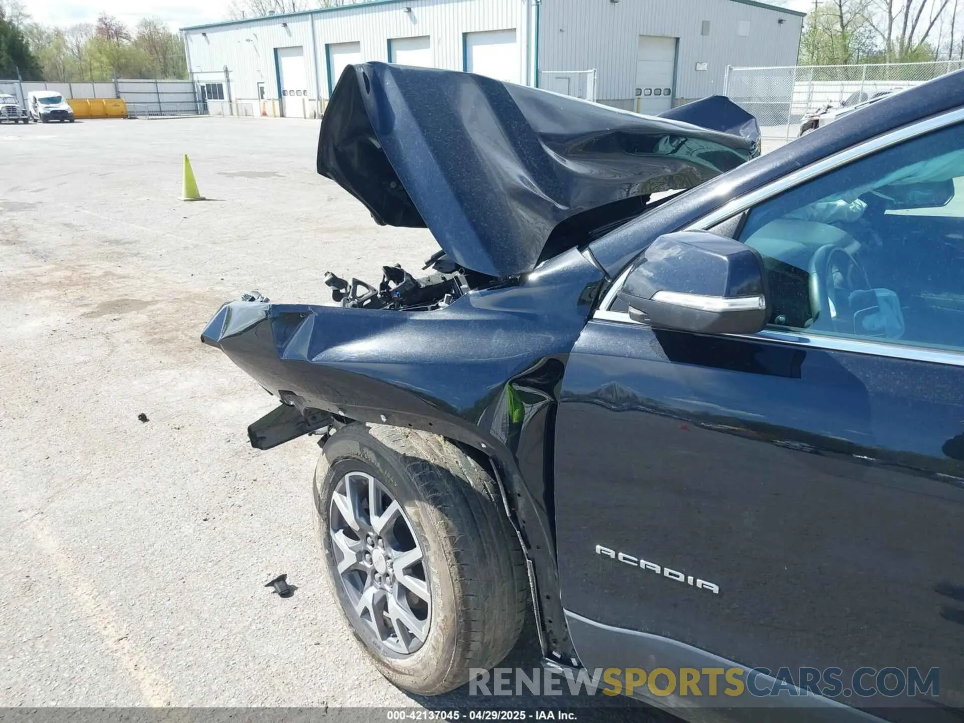 19 Photograph of a damaged car 1GKKNULS4LZ228764 GMC ACADIA 2020