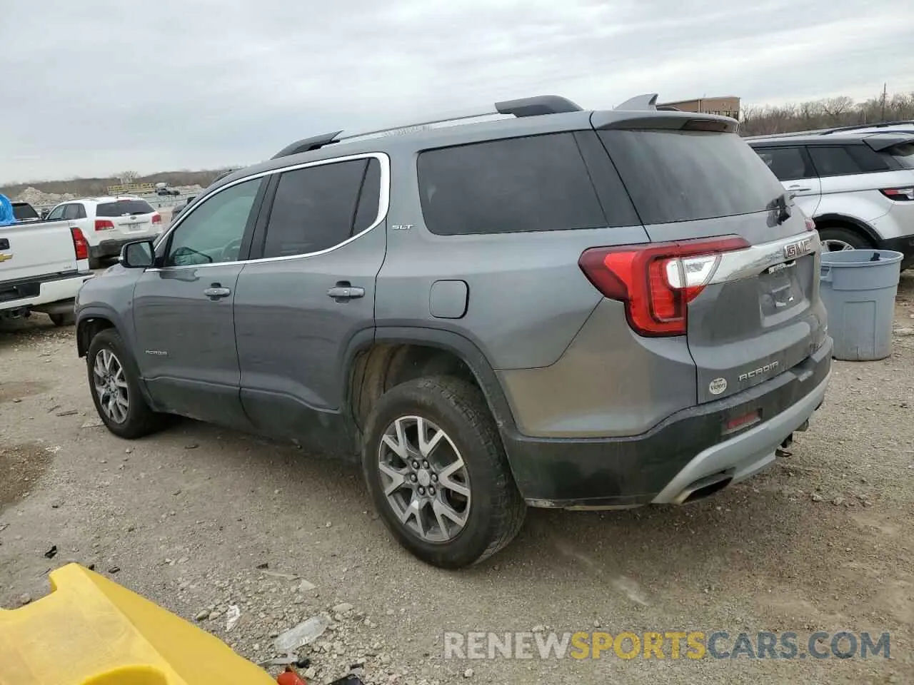 2 Photograph of a damaged car 1GKKNULS7LZ116248 GMC ACADIA 2020