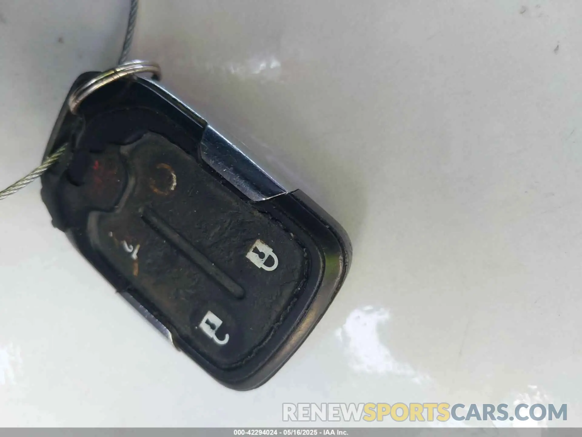 11 Photograph of a damaged car 1GKKNULS8LZ124343 GMC ACADIA 2020