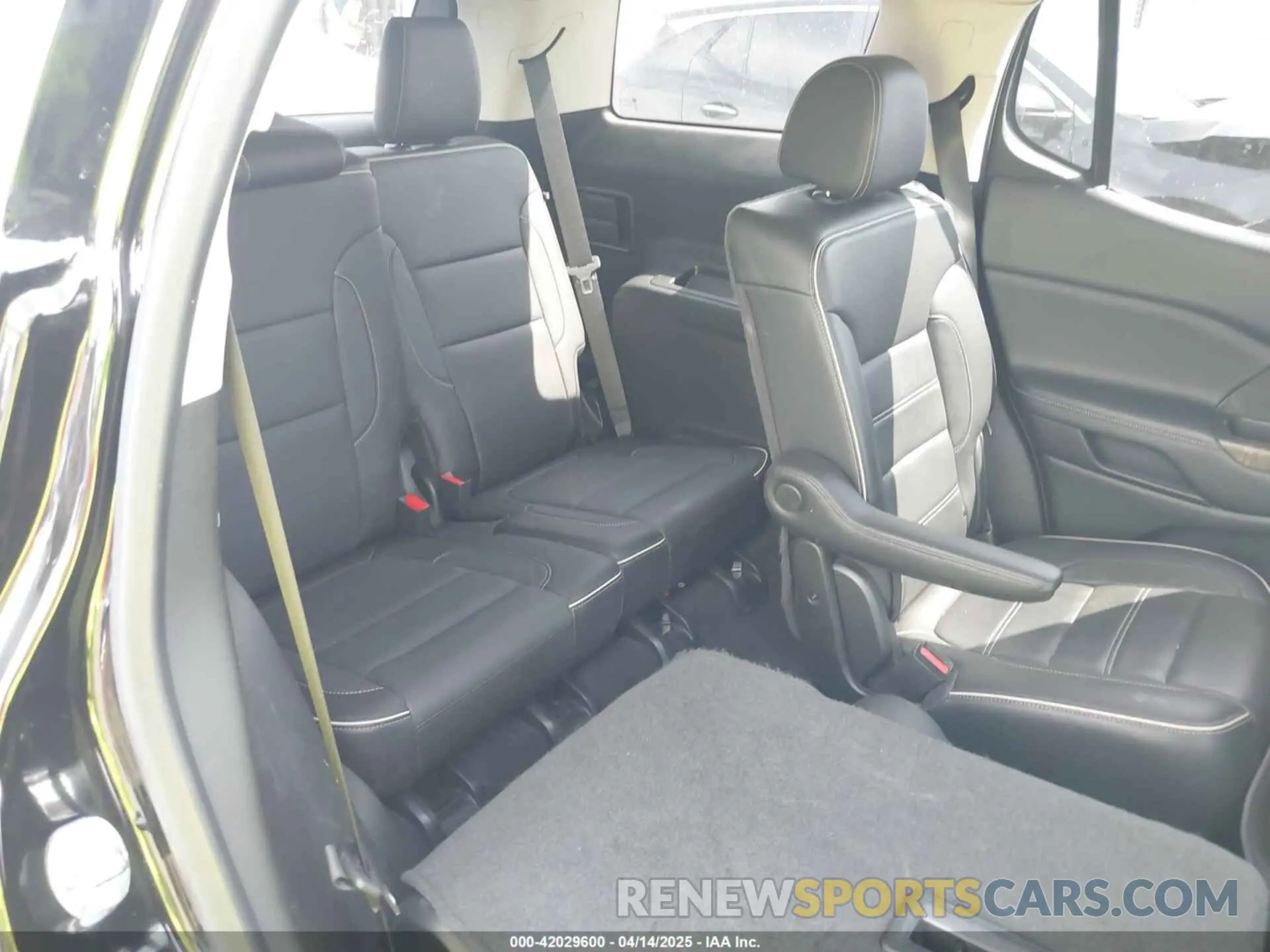 17 Фотография поврежденного автомобиля 1GKKNXLS3LZ160524 GMC ACADIA 2020