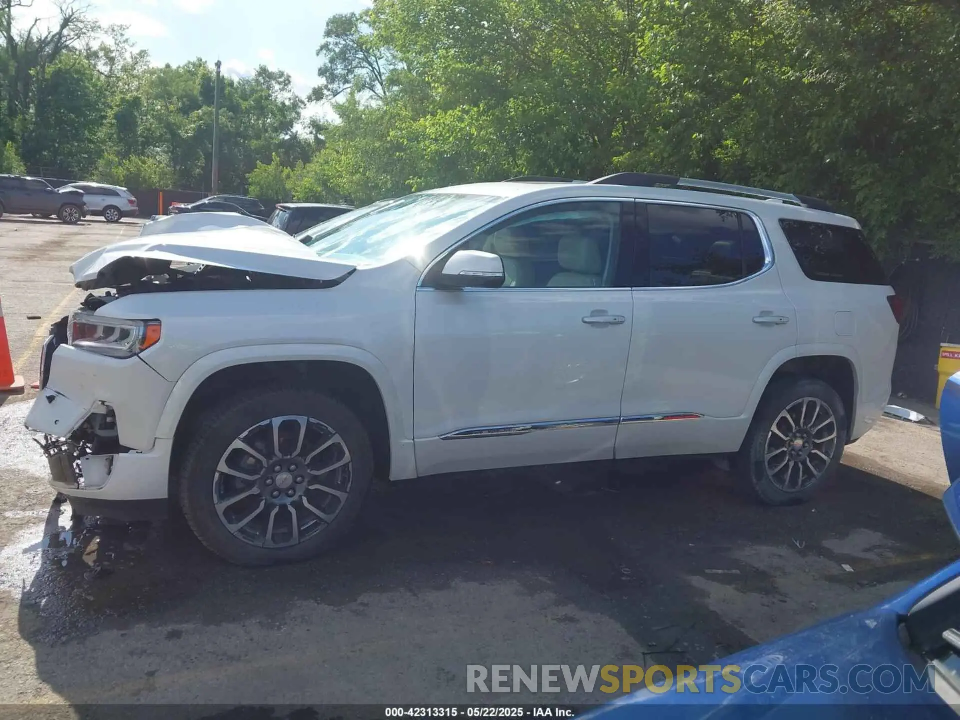 15 Photograph of a damaged car 1GKKNXLSXLZ127603 GMC ACADIA 2020