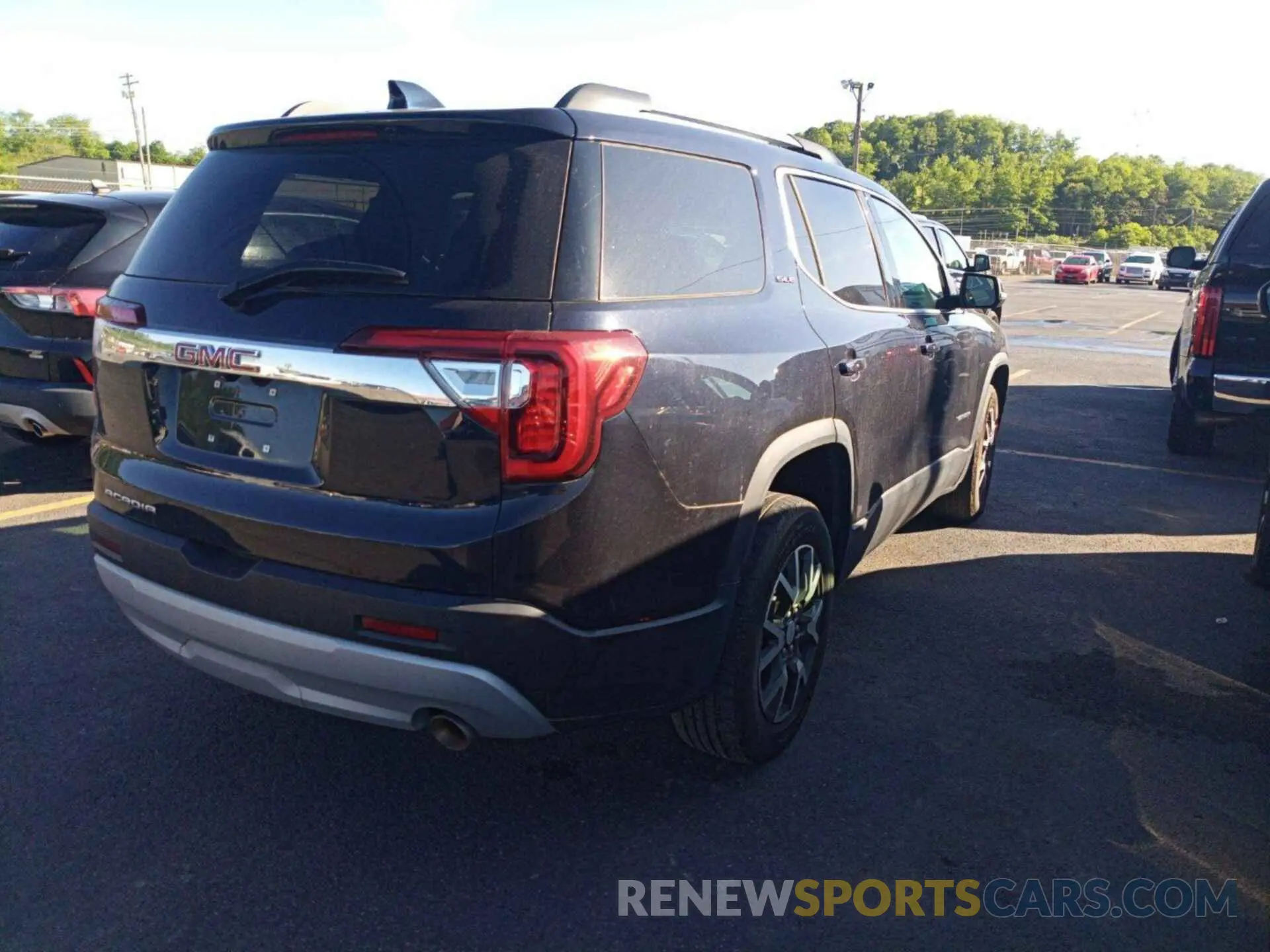 21 Photograph of a damaged car 1GKKNKLA2MZ185992 GMC ACADIA 2021