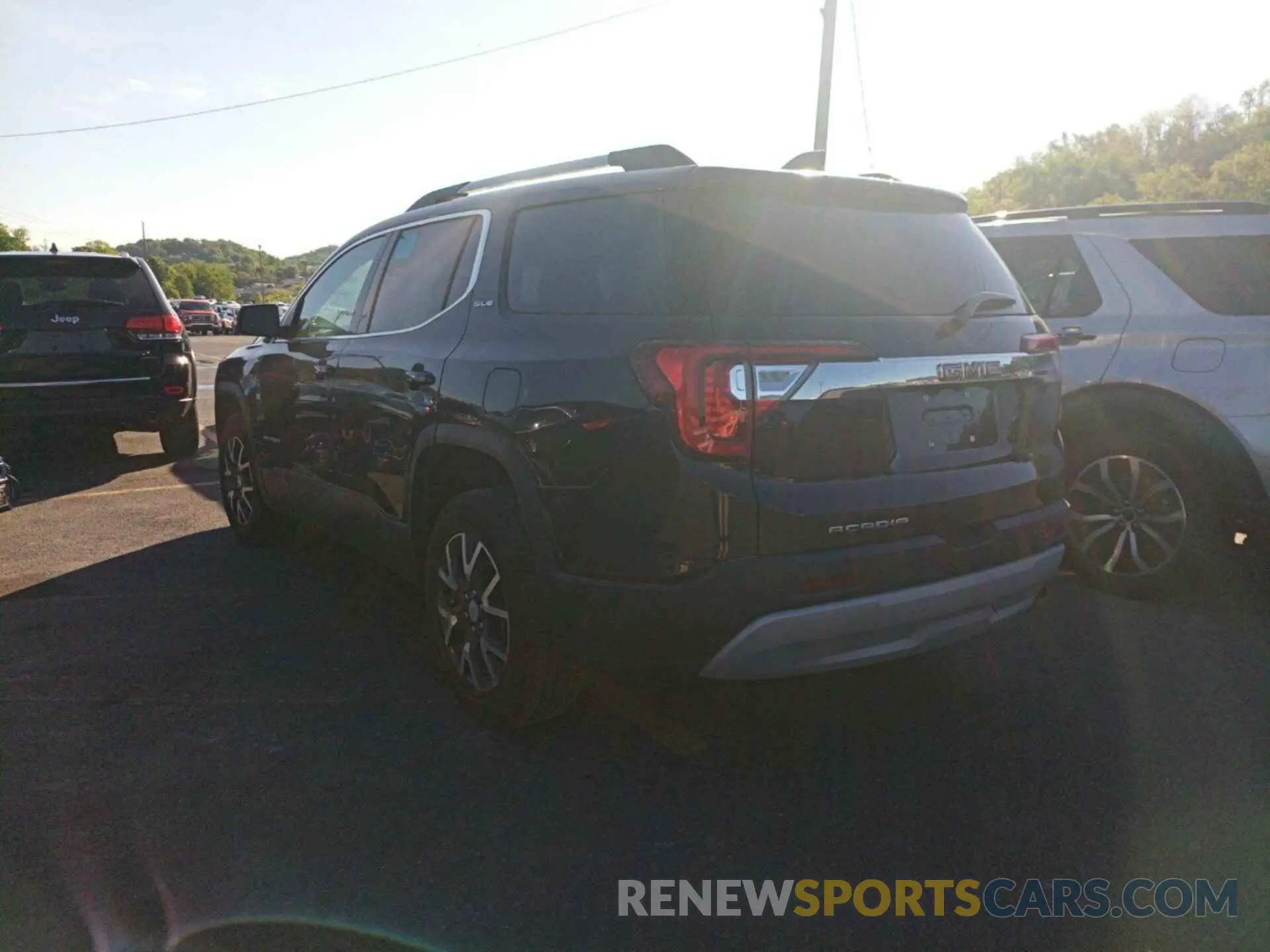 23 Photograph of a damaged car 1GKKNKLA2MZ185992 GMC ACADIA 2021
