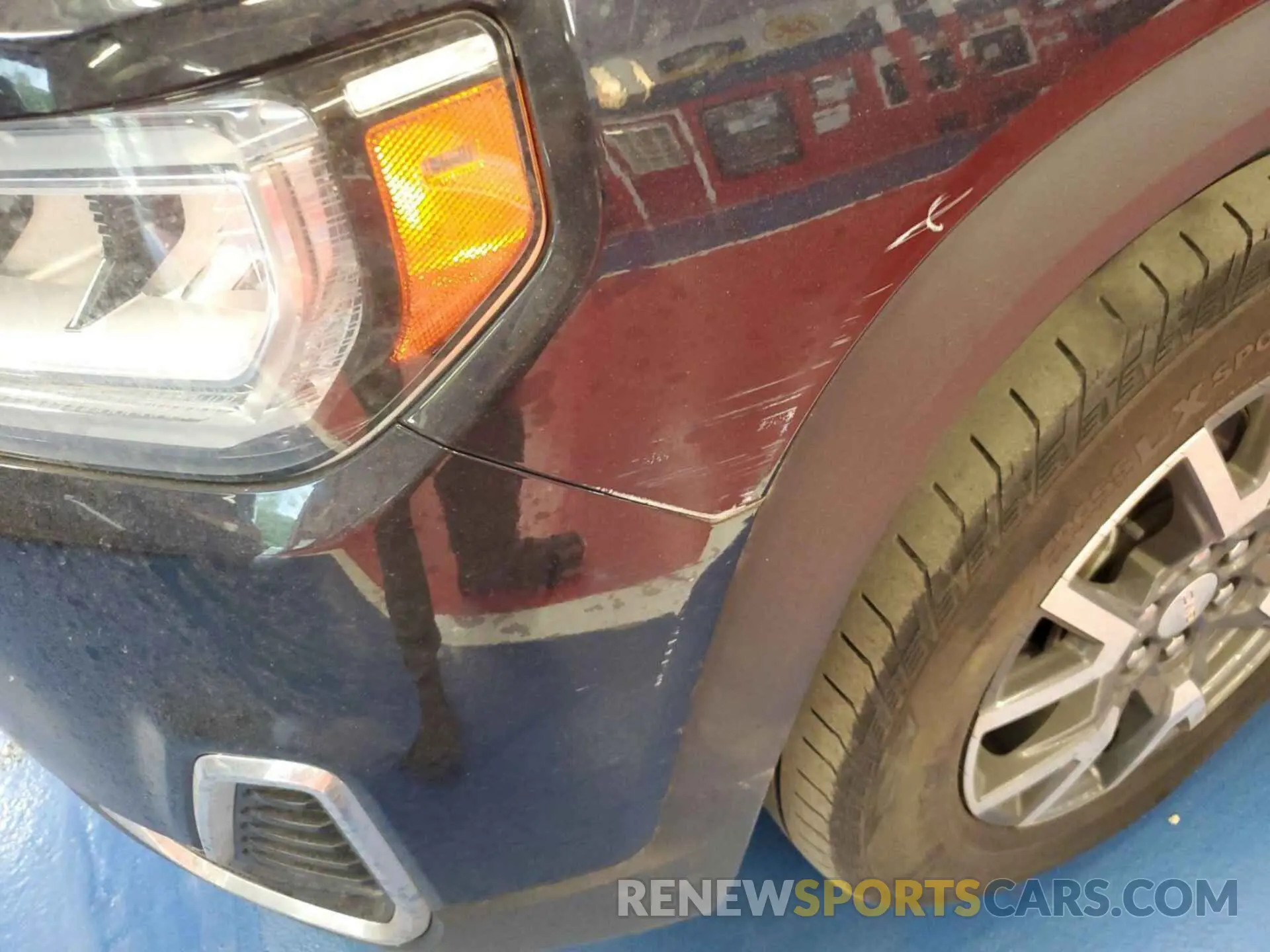 9 Photograph of a damaged car 1GKKNKLA2MZ185992 GMC ACADIA 2021