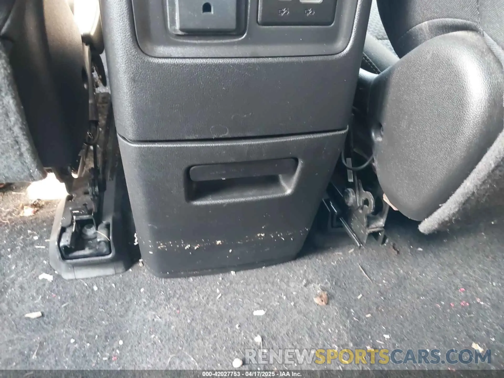 17 Фотография поврежденного автомобиля 1GKKNKLA2MZ229926 GMC ACADIA 2021