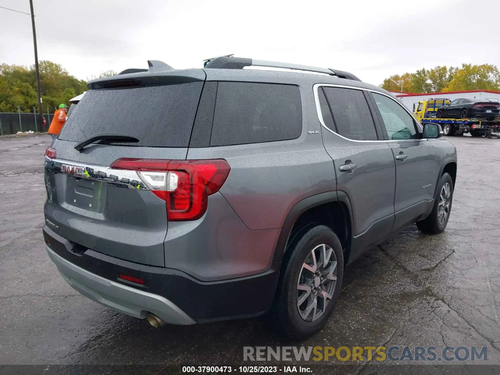 4 Photograph of a damaged car 1GKKNKLA3MZ229594 GMC ACADIA 2021