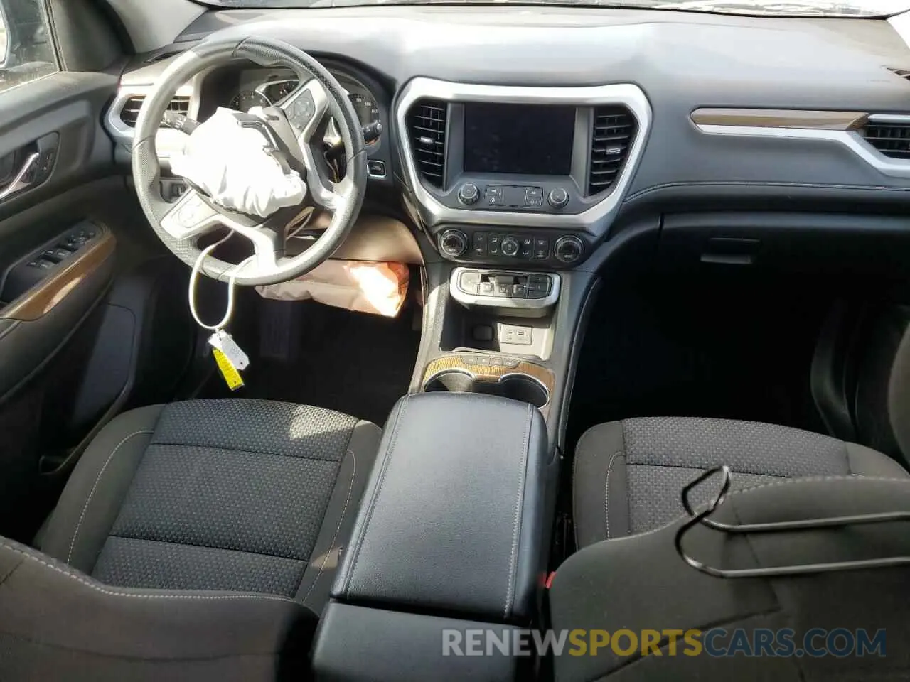 8 Photograph of a damaged car 1GKKNKLA5MZ175425 GMC ACADIA 2021