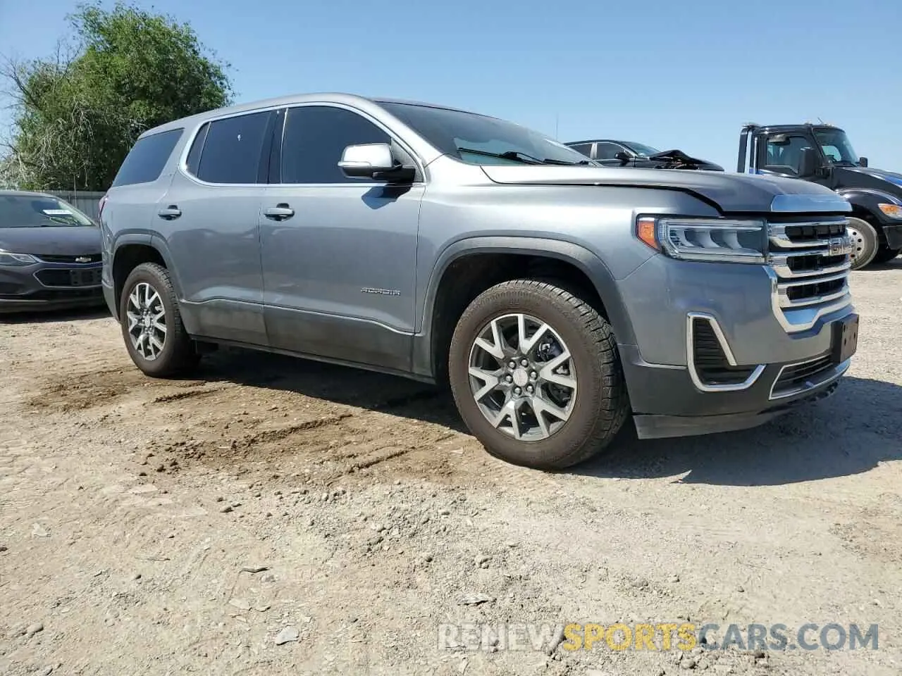 4 Photograph of a damaged car 1GKKNKLA6MZ176857 GMC ACADIA 2021