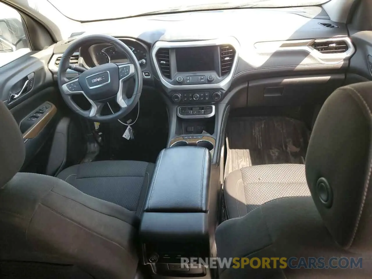 8 Photograph of a damaged car 1GKKNKLA6MZ176857 GMC ACADIA 2021