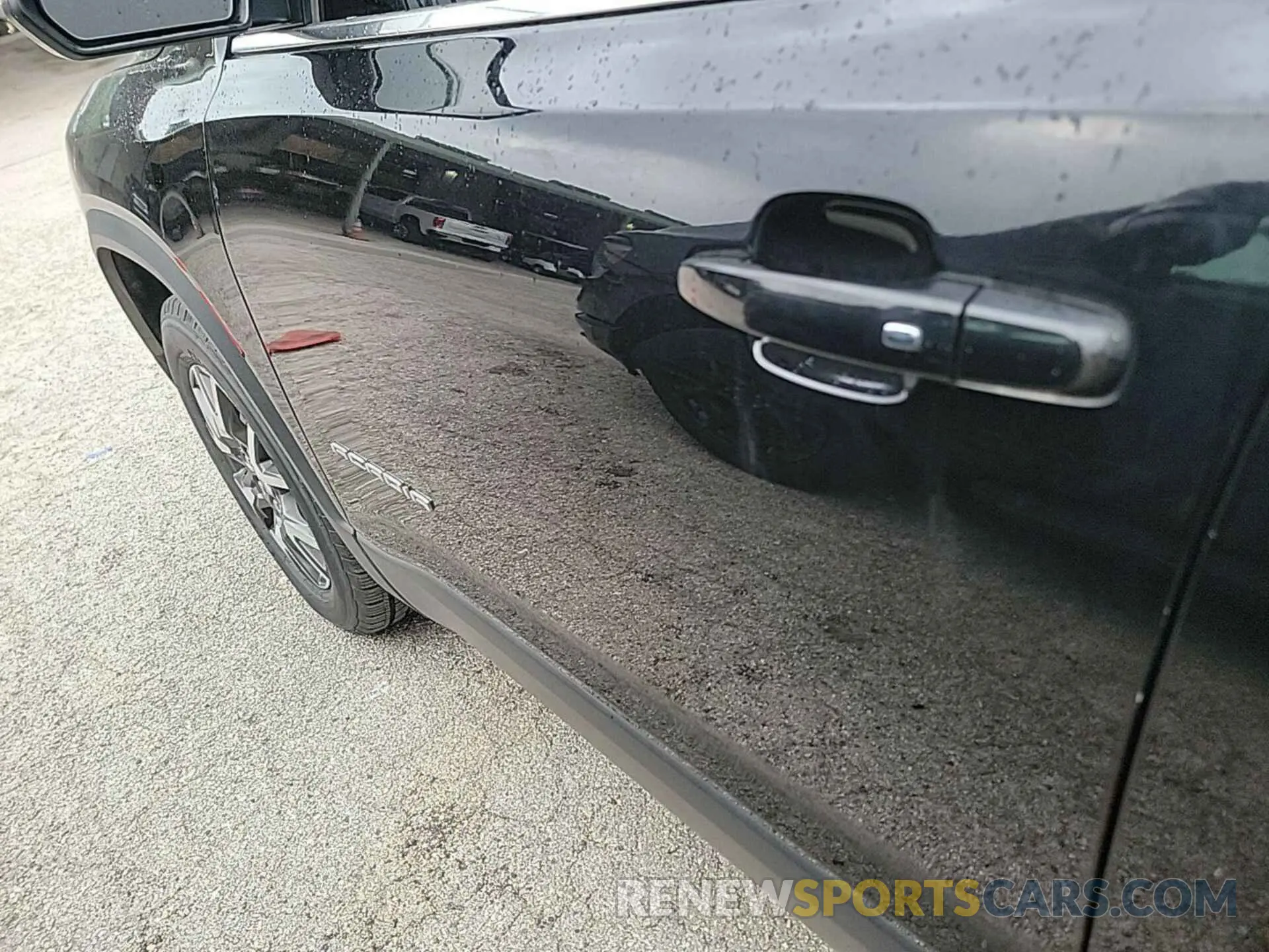 13 Photograph of a damaged car 1GKKNKLA7MZ183087 GMC ACADIA 2021