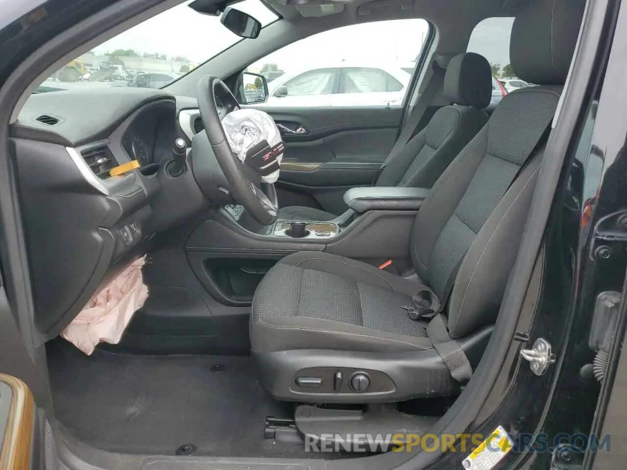 7 Photograph of a damaged car 1GKKNKLAXMZ153646 GMC ACADIA 2021