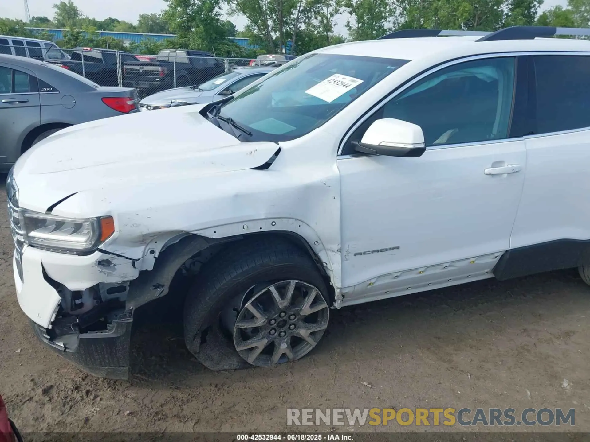 6 Photograph of a damaged car 1GKKNKLS1MZ157352 GMC ACADIA 2021