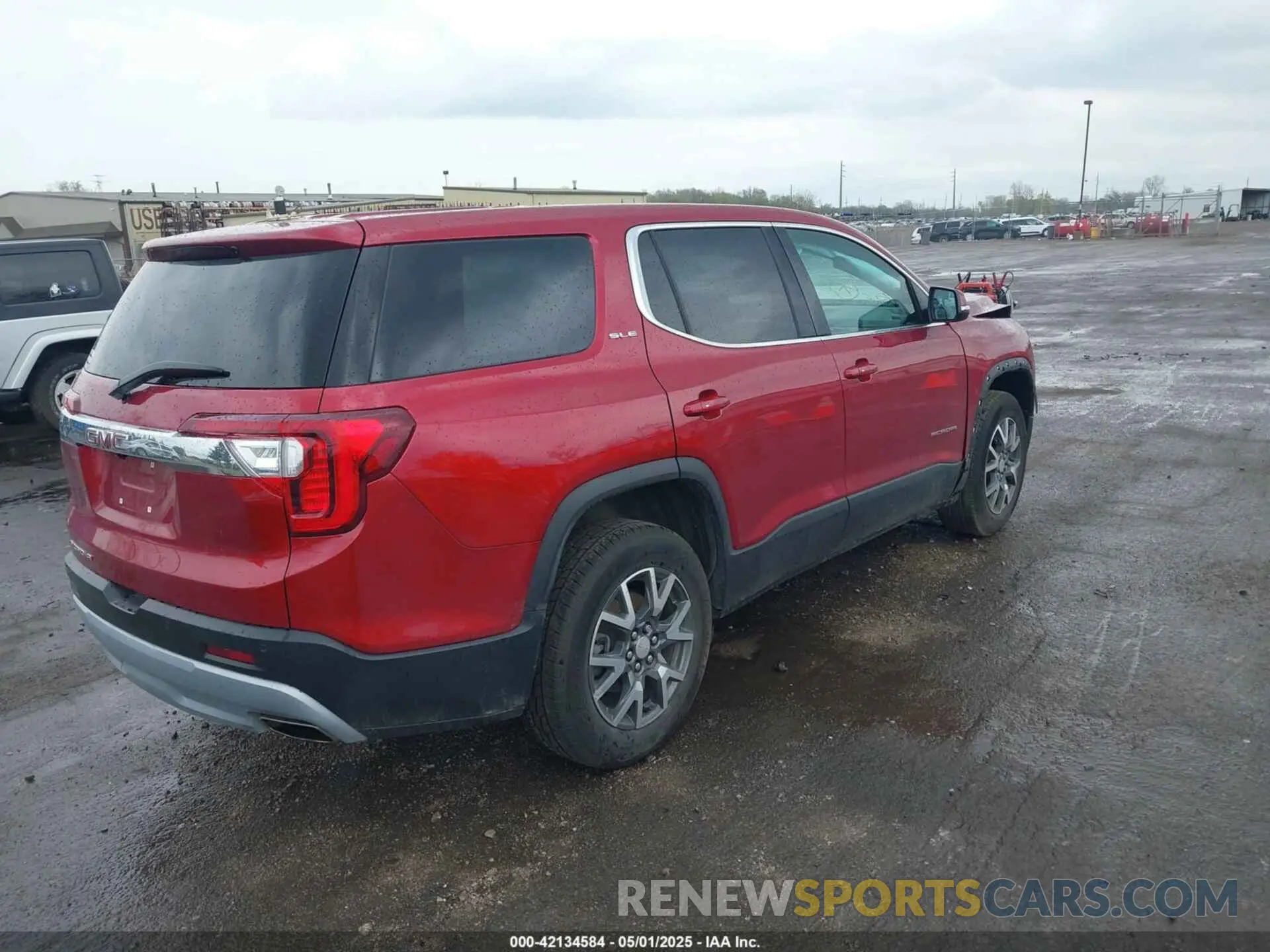 4 Photograph of a damaged car 1GKKNKLS4MZ195111 GMC ACADIA 2021