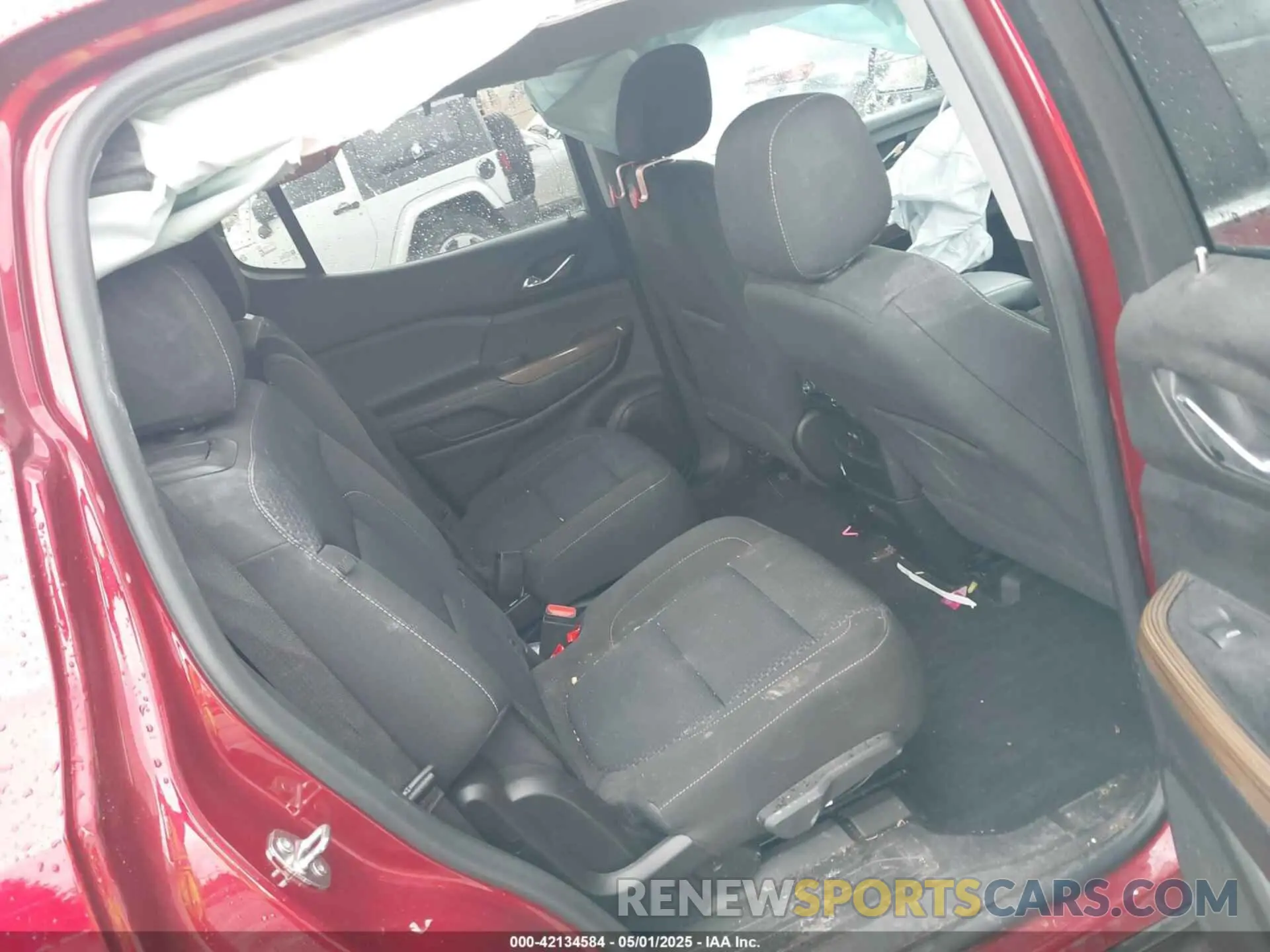 8 Photograph of a damaged car 1GKKNKLS4MZ195111 GMC ACADIA 2021