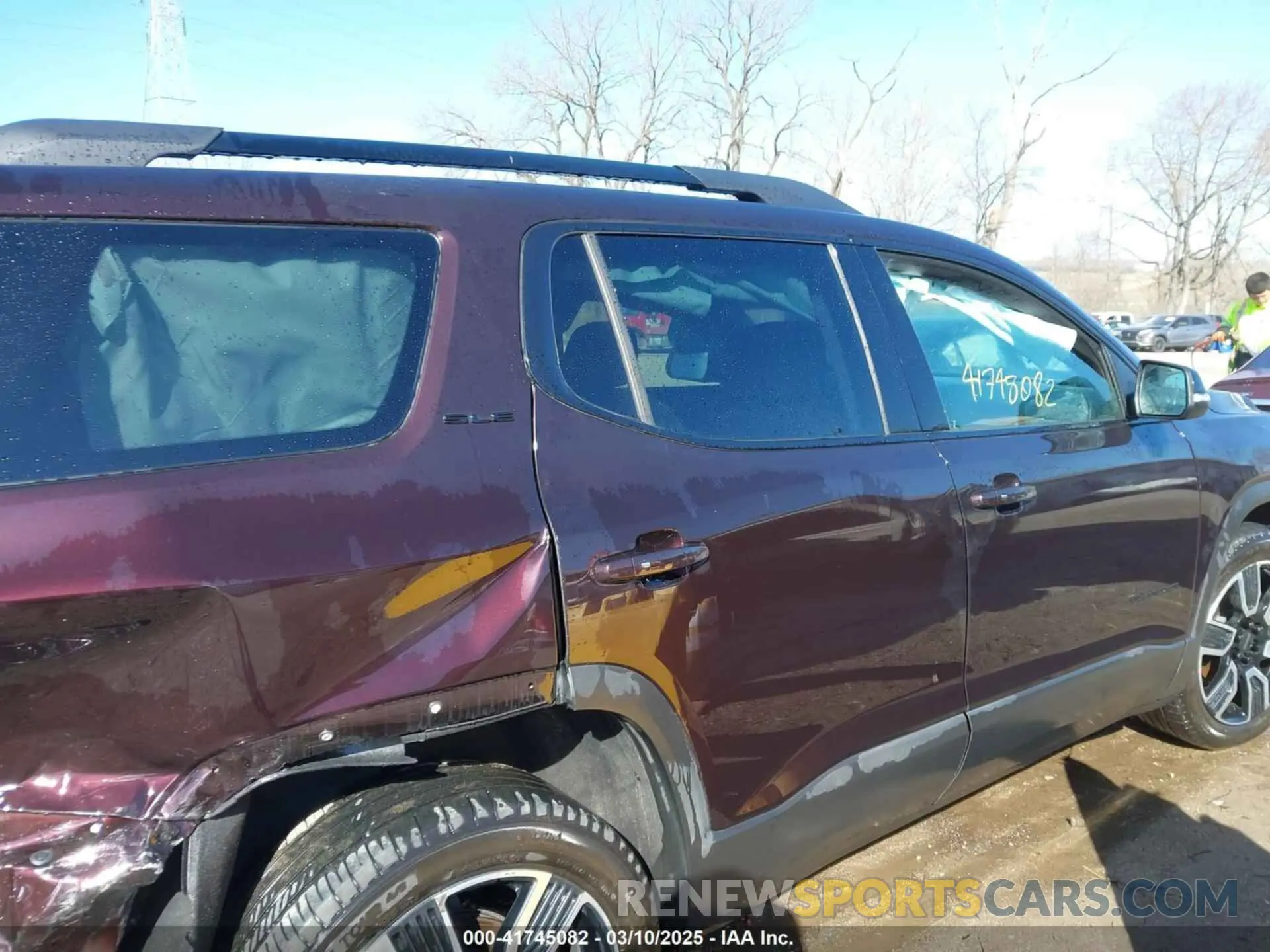 14 Photograph of a damaged car 1GKKNKLS8MZ174908 GMC ACADIA 2021